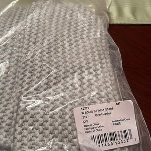 Brand new with tags, gray Ugg cow necck